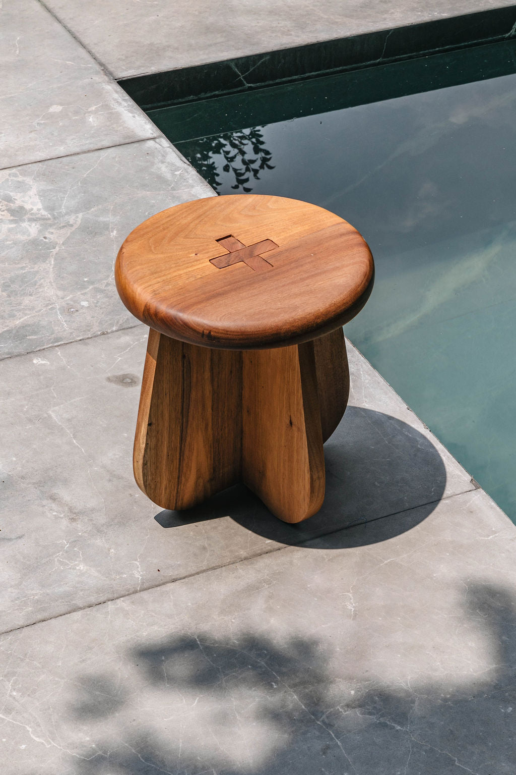 Banquito Hongo / Caoba