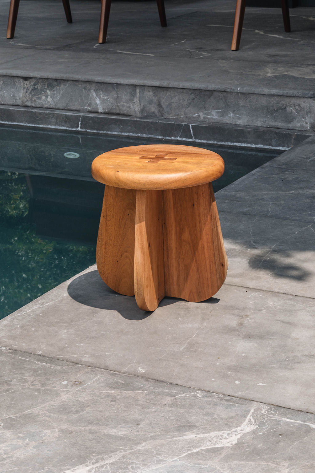 Banquito Hongo / Caoba